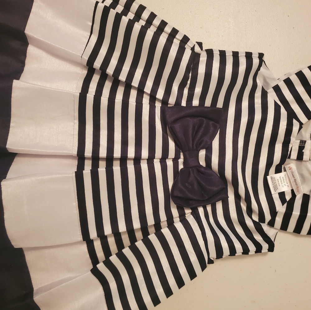 Girl's dress size 3T navy/white